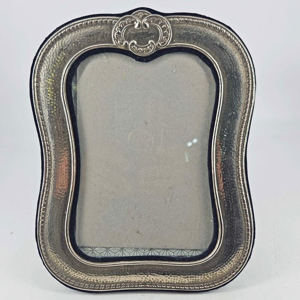 Vintage Silver Plated hammered texture scrolled top crest Photo picture frame